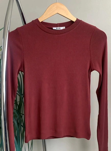 Blusa Malu manga longa gola redonda