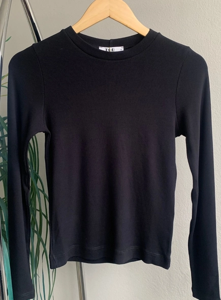 Blusa Malu manga longa gola redonda