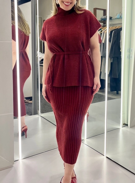 conjunto tricot colete e saia midi tati