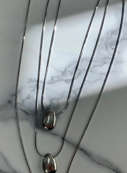 Colar triplo pingente gota delicate
