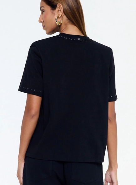 camiseta malha brilho gola animale jeans