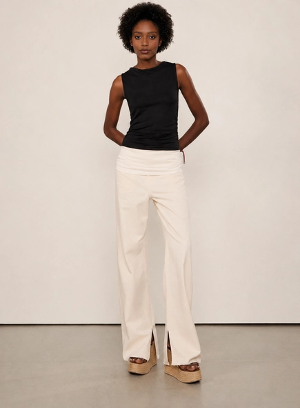 regata malha decote canoa animale jeans