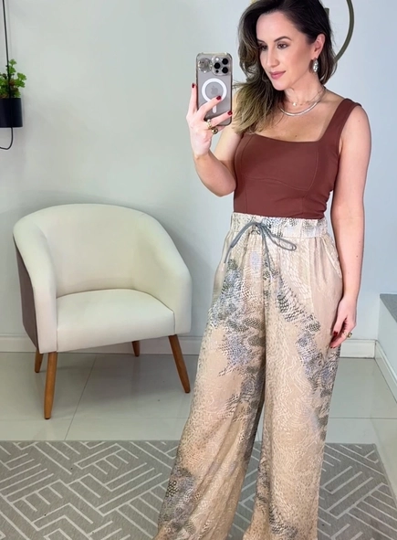 regata malha decote quadrado animale jeans