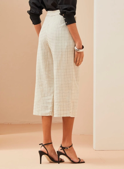 calça cropped linho alfaiataria xadrez forum
