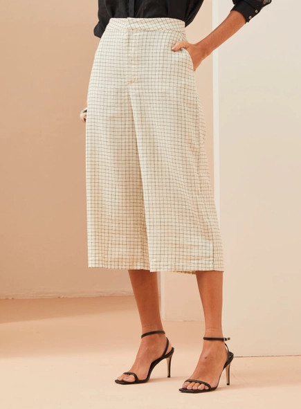 calça cropped linho alfaiataria xadrez forum