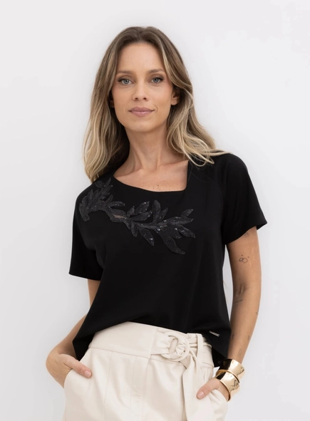 blusa bordado decote diagonal span borda barroca