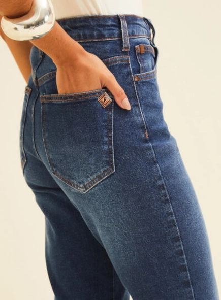 calça jeans mom forum lola