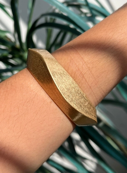 bracelete curvas escovado