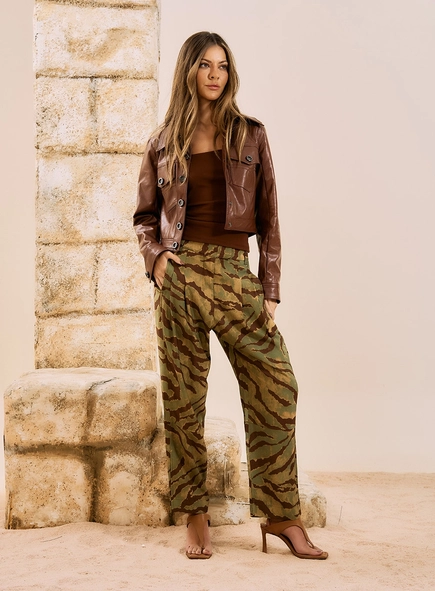 calça crepe open wild camouflage