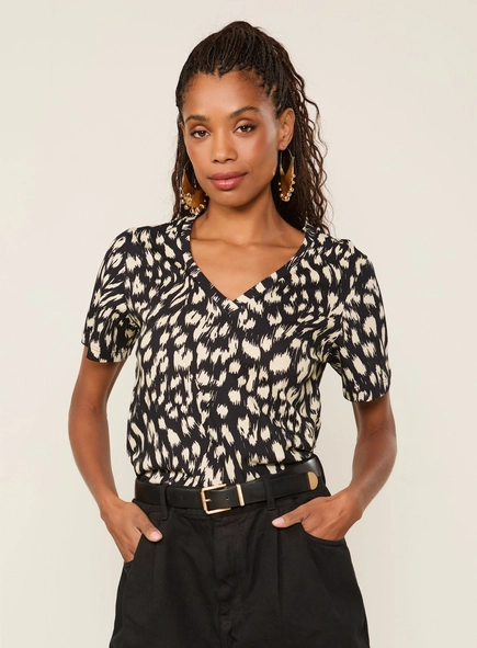 camiseta animale decote v onça abby