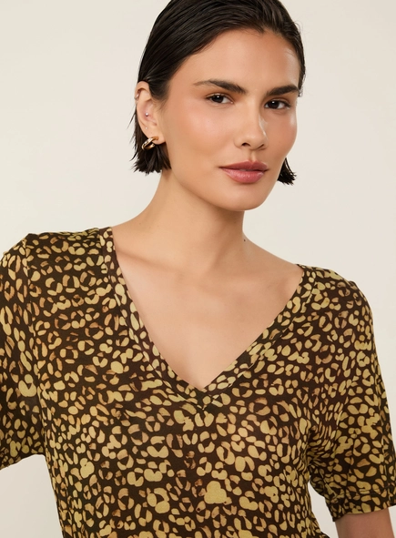 camiseta animale decote v onça tina color
