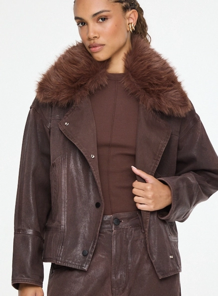 parka sarja resinada gola fur animale jeans