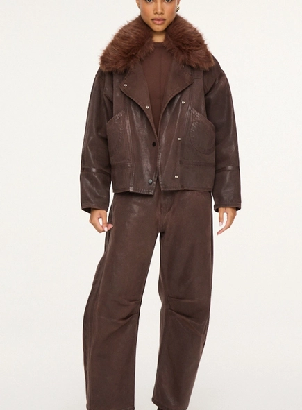 parka sarja resinada gola fur animale jeans