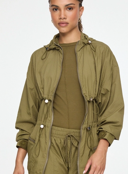 parka nylon leve alongada animale jeans