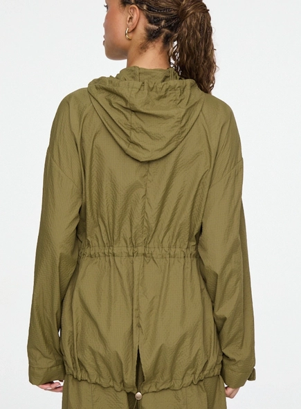 parka nylon leve alongada animale jeans