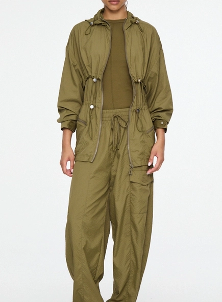 parka nylon leve alongada animale jeans