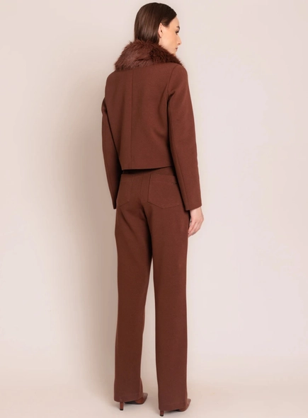 calça reta sport chic borda barroca