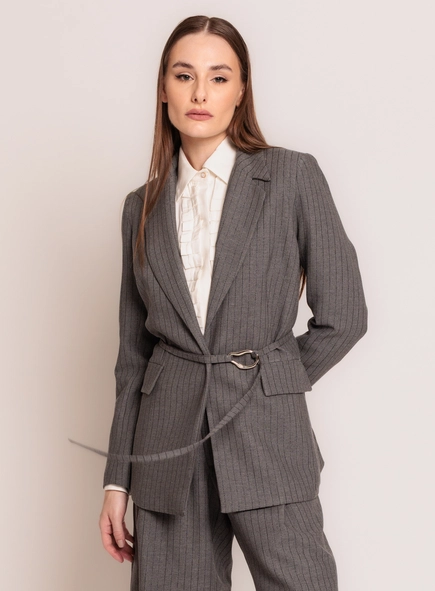 blazer alongado risca de giz borda barroca