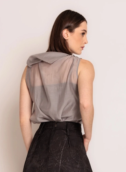 blusa sem manga chic borda barroca
