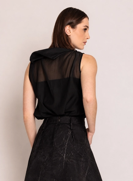 blusa sem manga chic borda barroca
