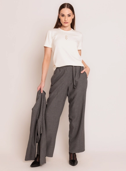 calça reta risca de giz borda barroca