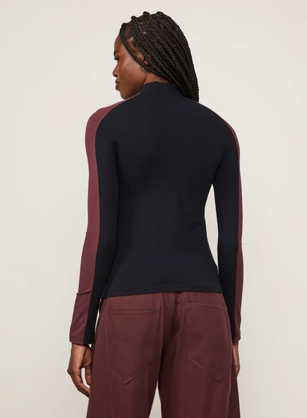 blusa gola alta bicolor animale