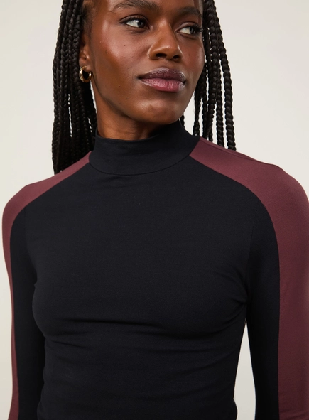 blusa gola alta bicolor animale