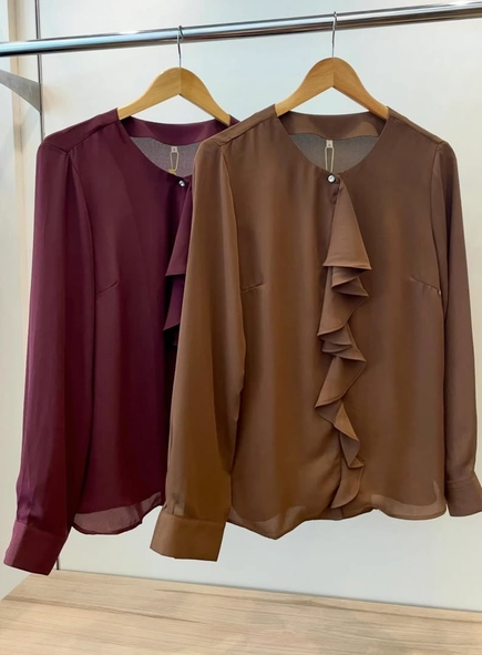 blusa manga longa crepe babado gola