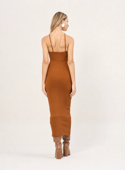 vestido midi detalhe alça open
