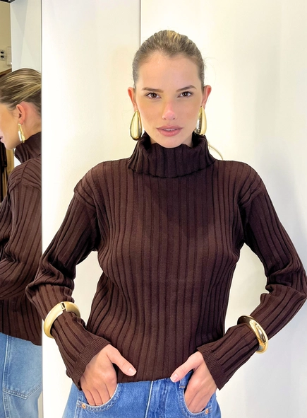 blusa tricot canelado básica gola alta