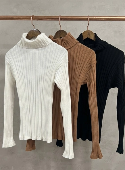 blusa tricot canelado básica gola alta