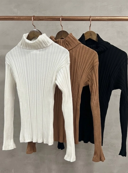 blusa tricot canelado básica gola alta