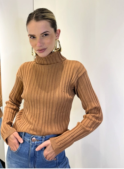 blusa tricot canelado básica gola alta