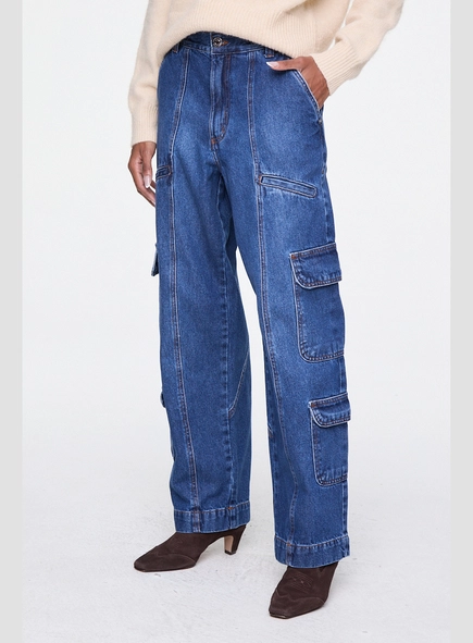 calça jeans cargo recortes animale jeans