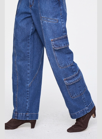 calça jeans cargo recortes animale jeans