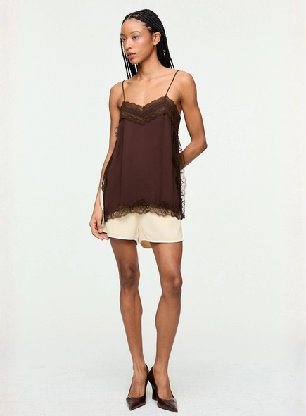 short esportivo crepe animale jeans