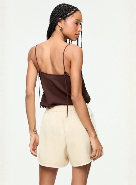 short esportivo crepe animale jeans