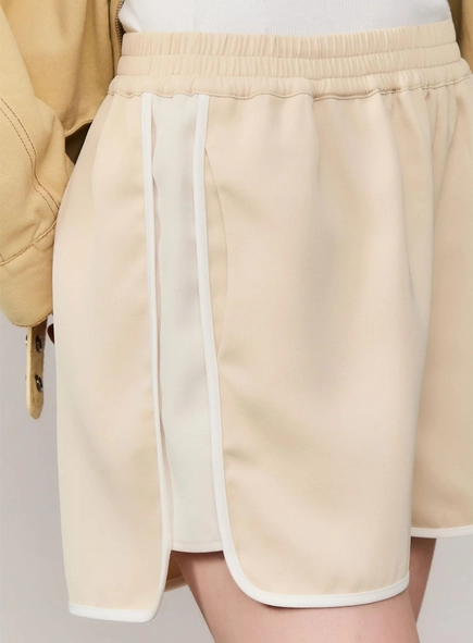short esportivo crepe animale jeans