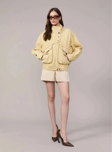 short esportivo crepe animale jeans