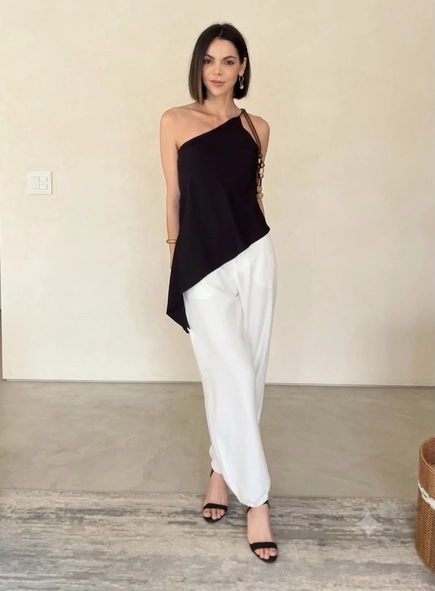 blusa assimétrica um ombro open