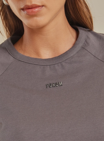 camiseta raglan logo metal forum