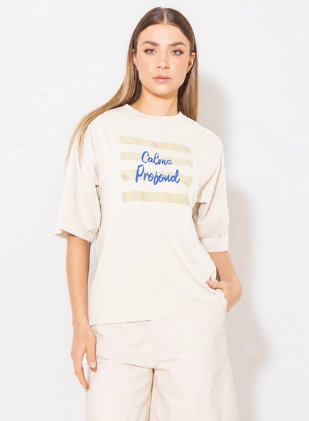 camiseta ampla calm carinho borda barroca