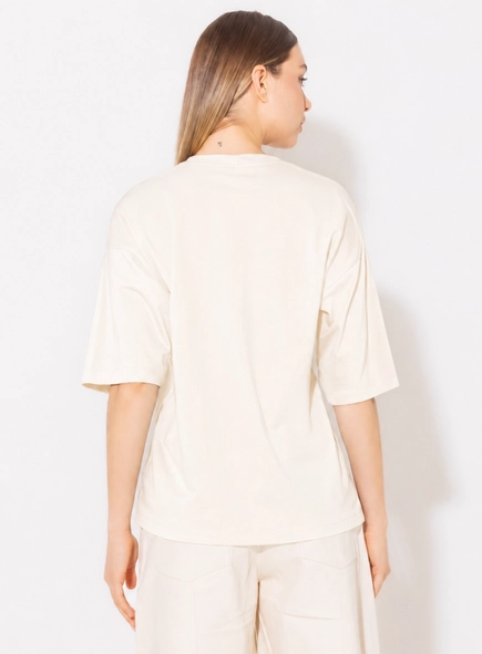 camiseta ampla calm carinho borda barroca