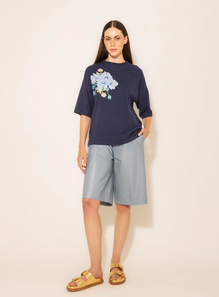 camiseta ampla flor carinho borda barroca