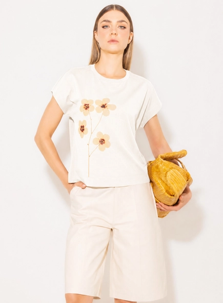 camiseta flor carinho borda barroca