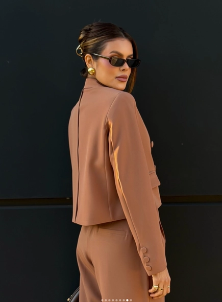 blazer cropped transpasse botão forrado