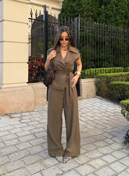 conjunto calça e trench alfaiataria savana
