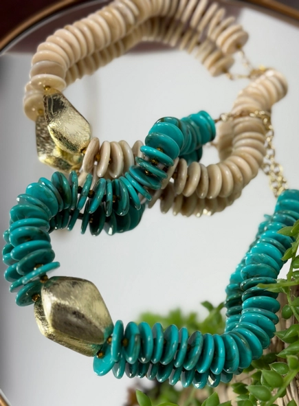 colar resina gold stone