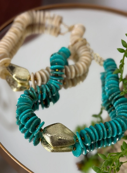 colar resina gold stone