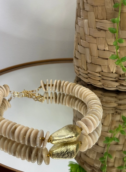 colar resina gold stone